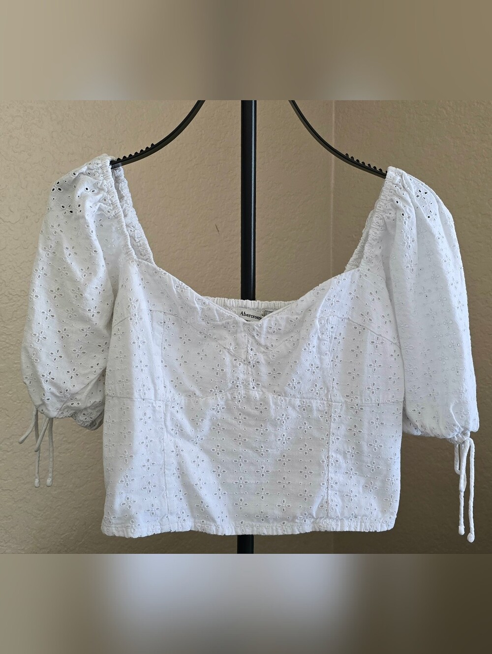 Abercrombie & Fitch White Eyelet Puff Sleeve Crop Top Size Small